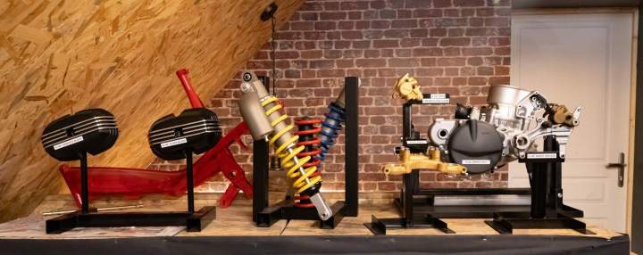 Expert en sablage à la vapeur pour pièce de moto Eure