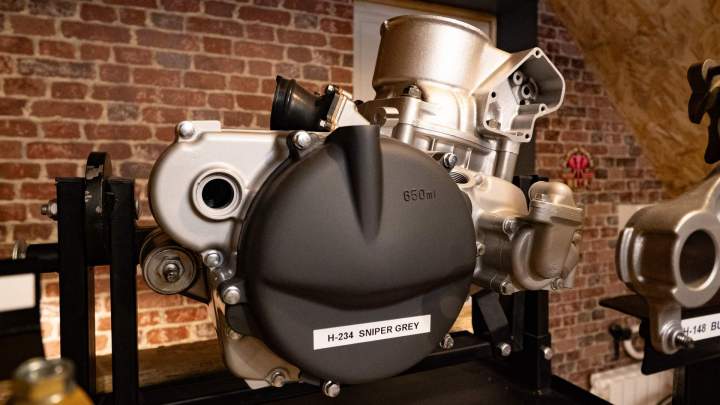 Atelier de peinture céramique pour moto - l’Eure